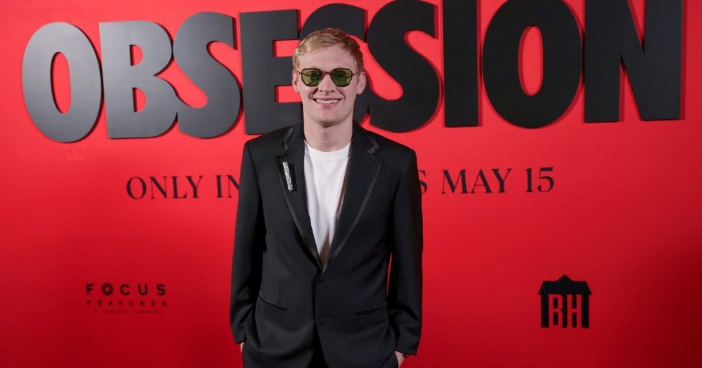 Обновлення фільму Obsession